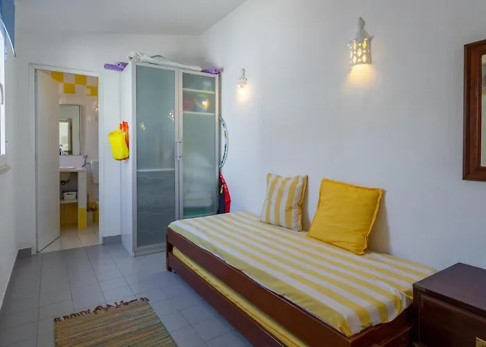 Sea 3bdr House W/ Patio By Lovelystay *