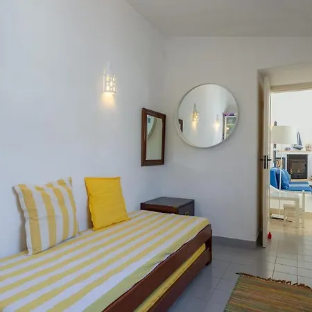 Sea 3bdr House W/ Patio By Lovelystay