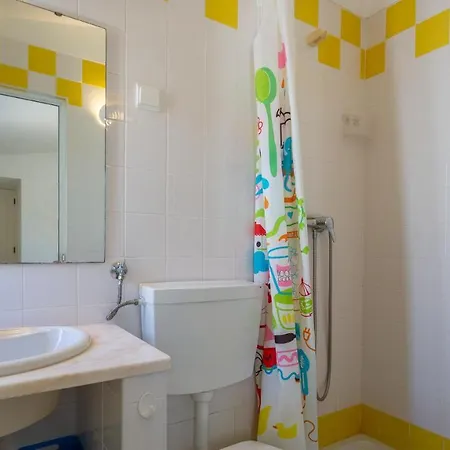 Apartment Sea 3bdr House W/ Patio By Lovelystay